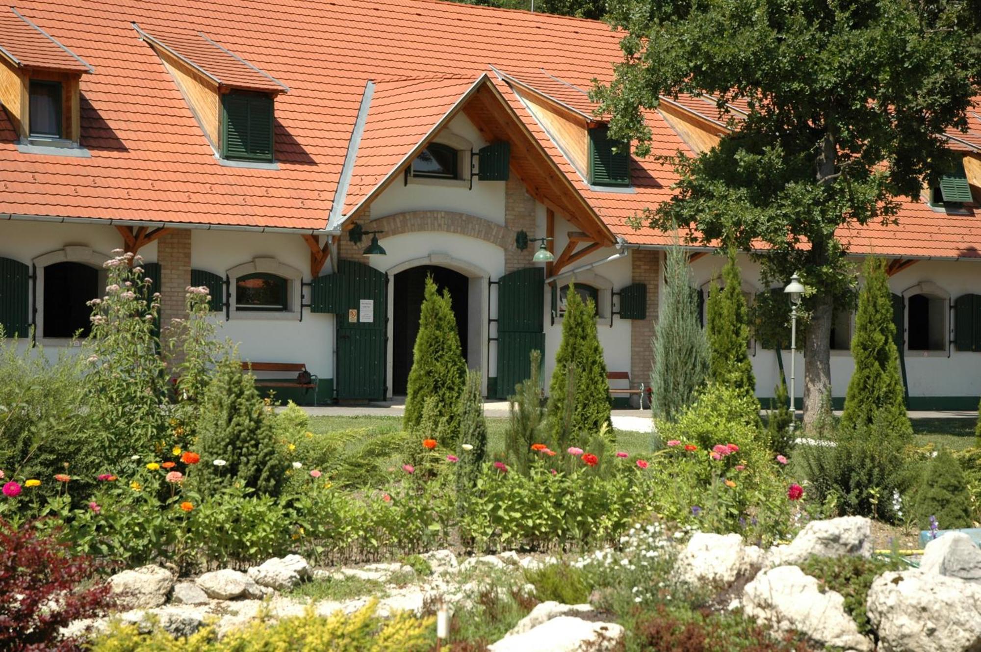 Abbazia Country Club Hotel Nemesnép Exterior foto