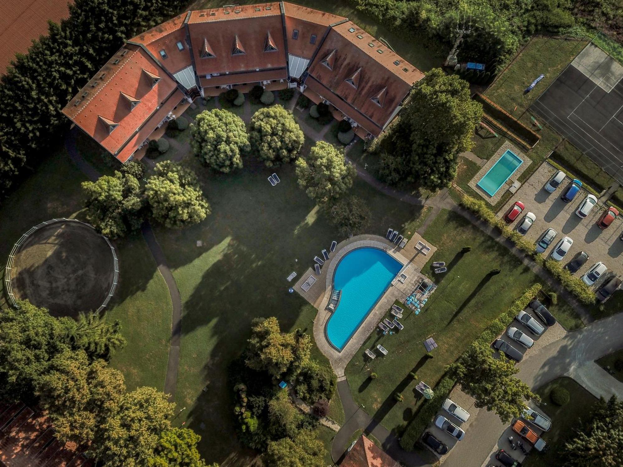 Abbazia Country Club Hotel Nemesnép Exterior foto